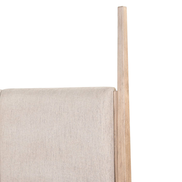 Proximity Place Queen Poster Bed