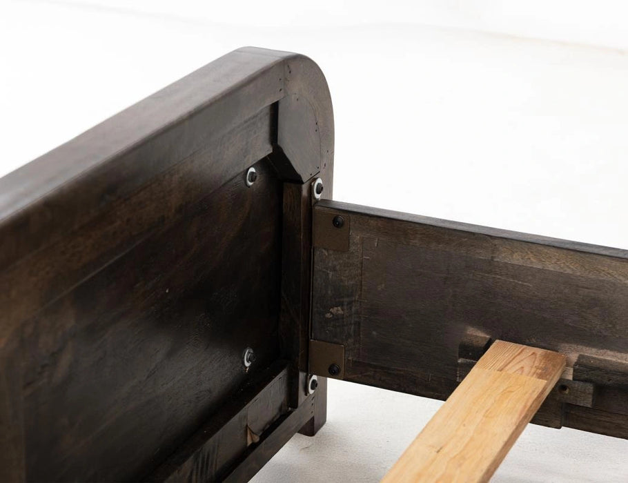 Upholstered Mezquite II, Queen Bed