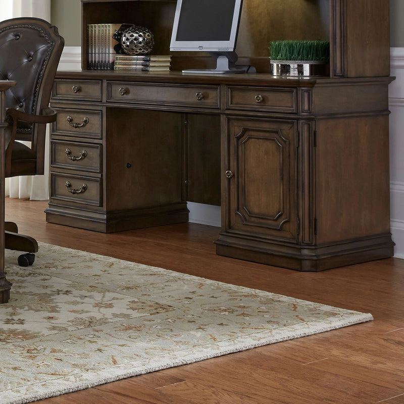 Amelia Credenza image